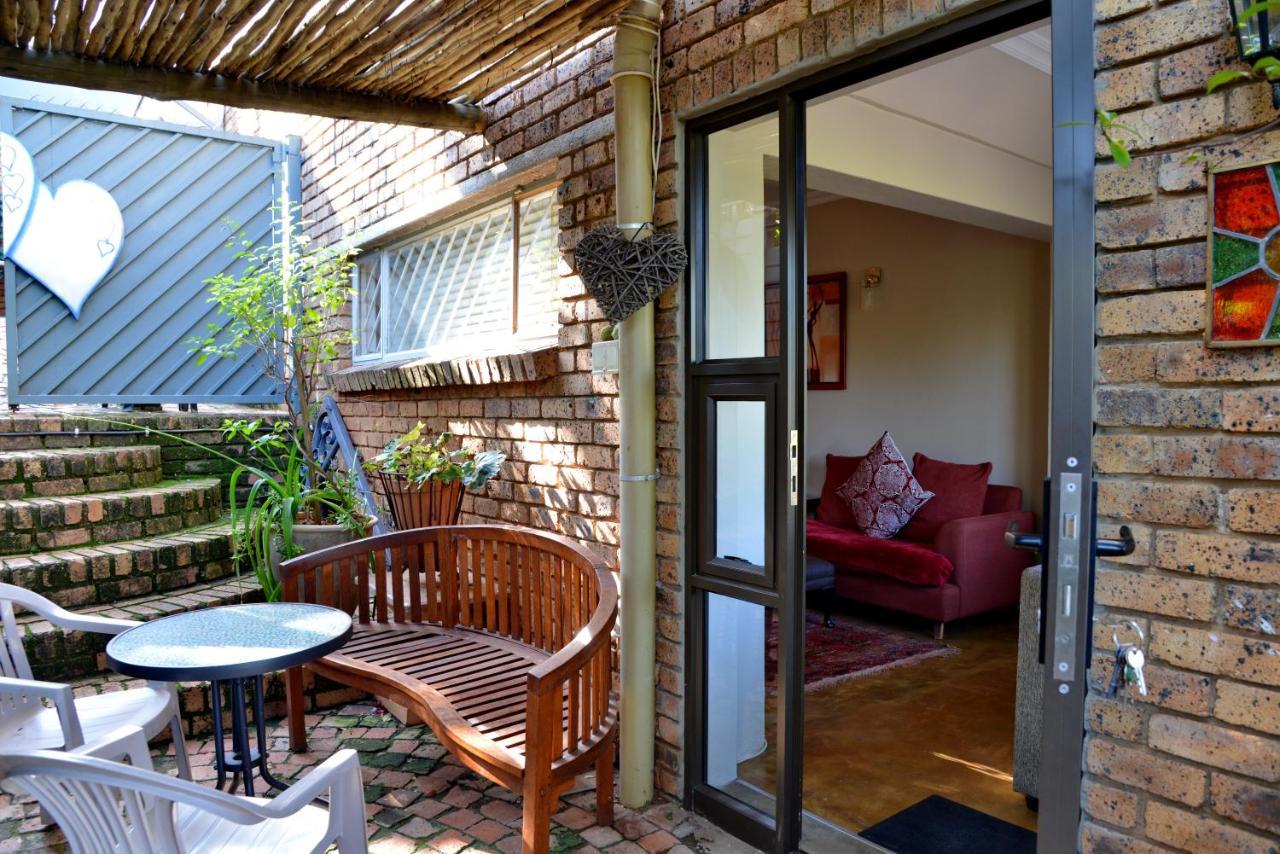 Annie'S Boutique Guesthouse And Garden Spa Hartbeespoort Dış mekan fotoğraf